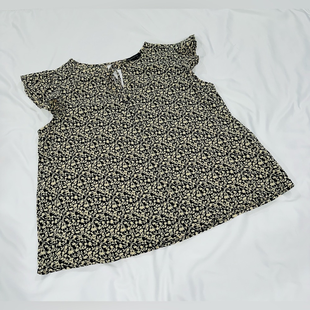 Banana Republic Factory Ruffle Sleeves Top
